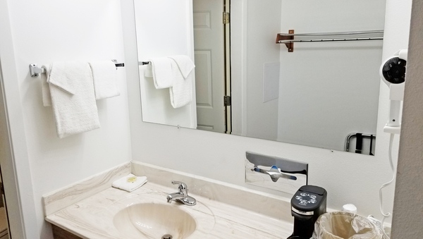 2 Queen Bed Suite Non-Smoking Photo 4